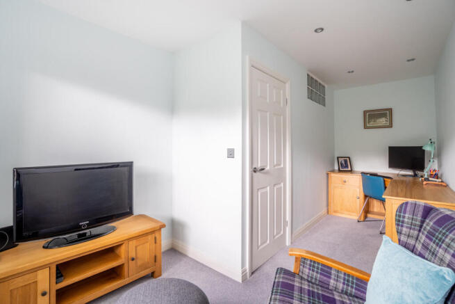 4 bed Detached for sale Image 12