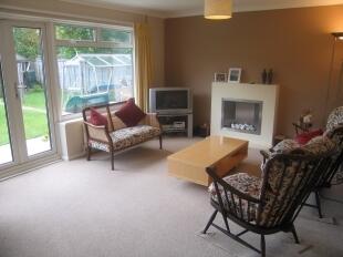 Sitting/Dining Room (2)