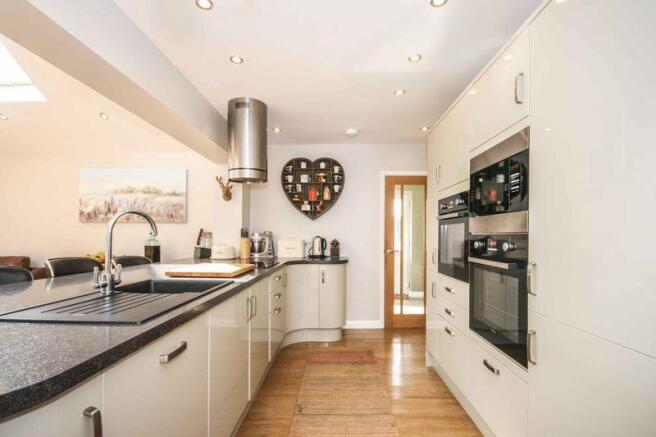 Kitchen/Dining...
