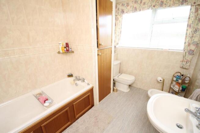 BATHROOM/W.C.