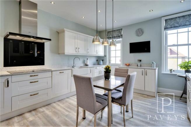 KITCHEN DINER