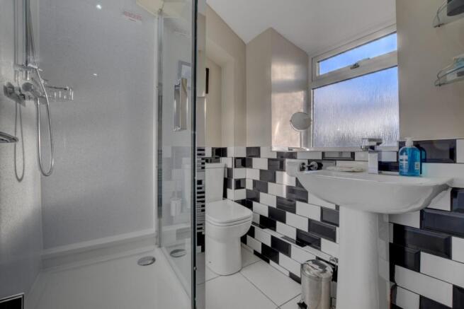 Bathroom - 3.jpg