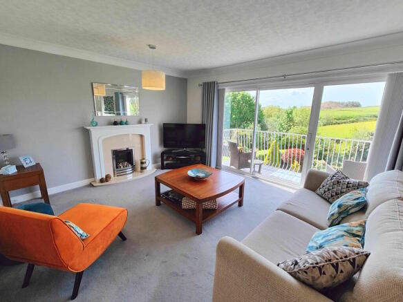 4 bed Semi-Detached for sale Image 6
