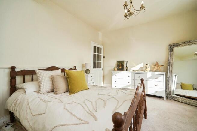 2 bed Terraced for sale Image 8