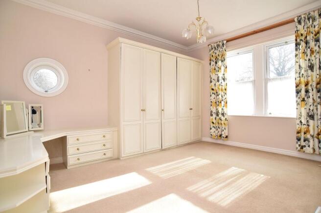 2 bed Apartment for sale Image 6
