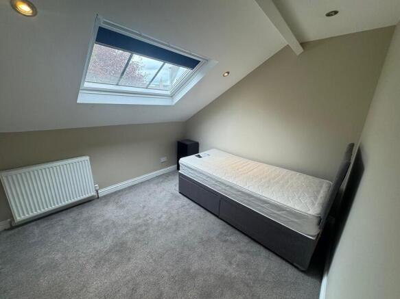 7 bed House Share to rent Image 8