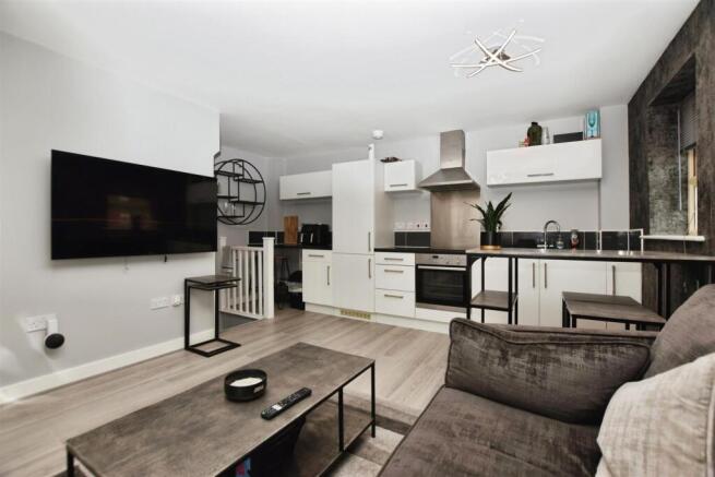 Kitchen / Lounge / Diner