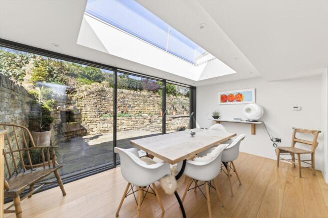 4 bed Detached for sale Image 11