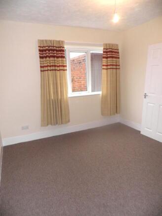 3 bed House to rent Image 4