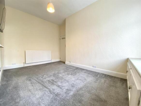 3 bed House for sale Image 8