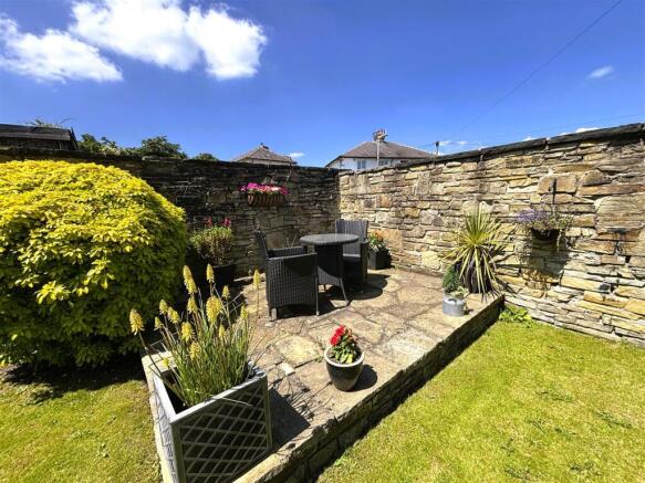 5 bed Detached for sale Image 7
