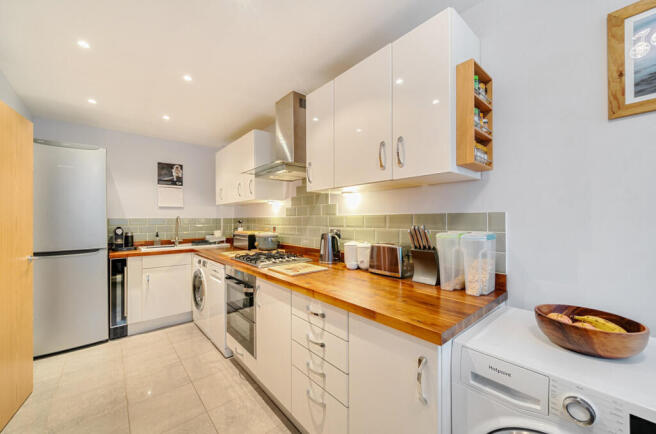 1370718-5-68f6665...