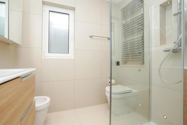 Modern fitted bathroom
