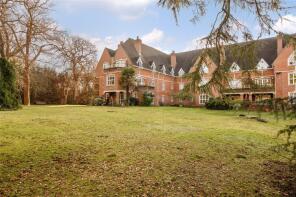 Flat 4, The Water Gardens, Warren Road, Kingston Upon Thames KT2 7LF