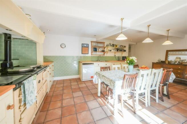 DINING KITCHEN