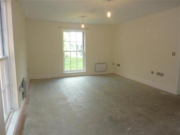 LIVING/DINING ROOM