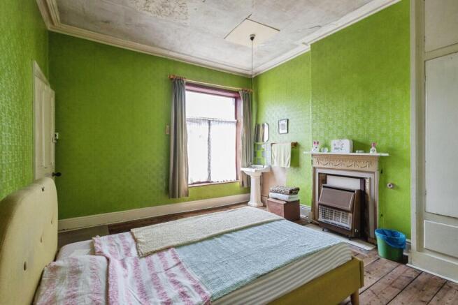 4 bed Semi-Detached for sale Image 9