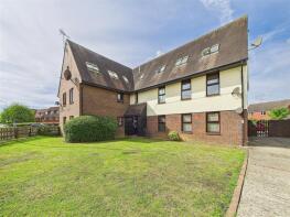 27, Abbotsleigh Road, South Woodham Ferrers, Chelmsford CM3 5SR
