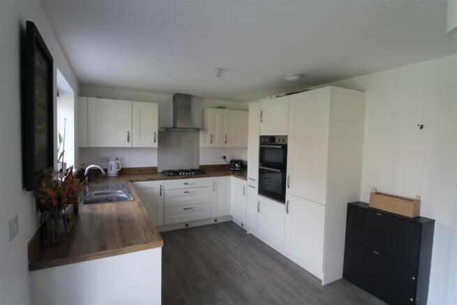 KITCHEN DINING ROOM