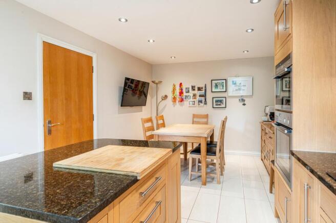Kitchen/Breakfast/Dining