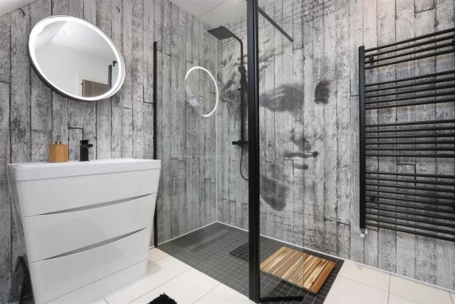 Ensuite2.jpg