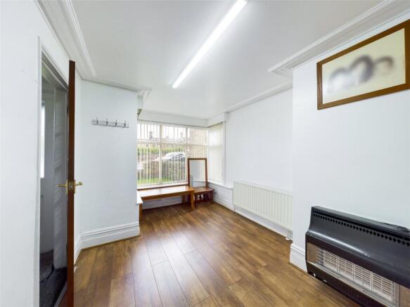 Cemetery Road, Bradford, West Yorkshire, BD7 photo 3