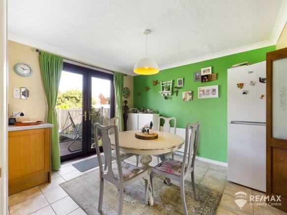 Dining Area.jpg