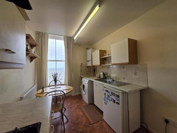 2 bed Apartment for sale Image 5