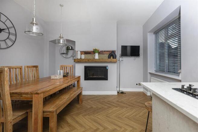 3 bed Semi-Detached for sale Image 10