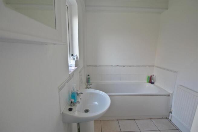 GROUND FLOOR BATHROOM