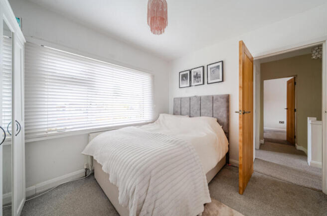 4 bed Semi-Detached for sale Image 12