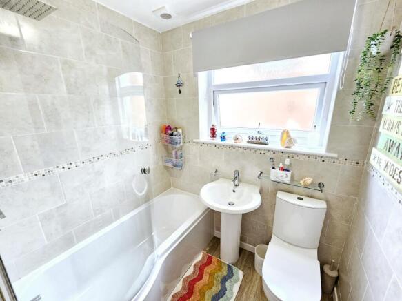 2 bed Semi-Detached Bungalow for sale Image 12