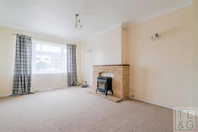 74 Chestnut Close-2.jpg