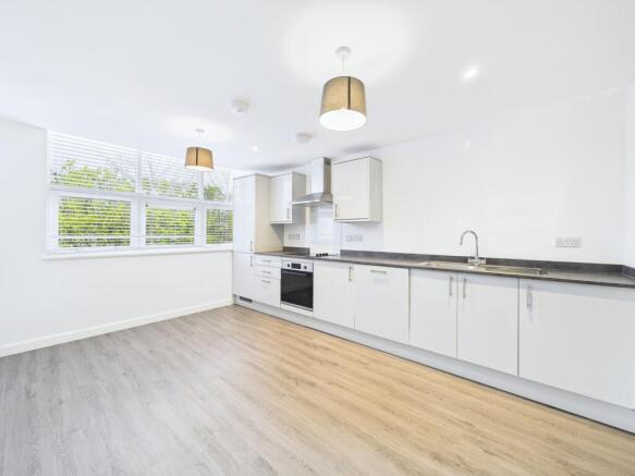 CAM01909G0-PR0444-STILL003