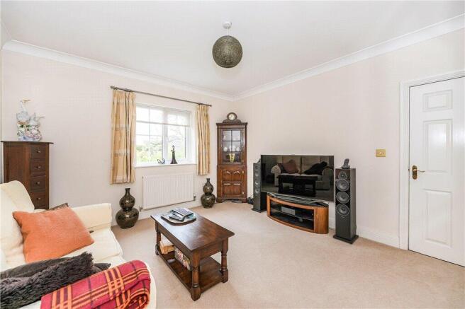 6 bed Detached for sale Image 6