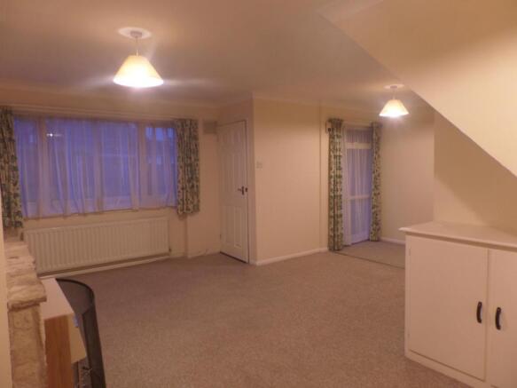 Lounge/Dining Area