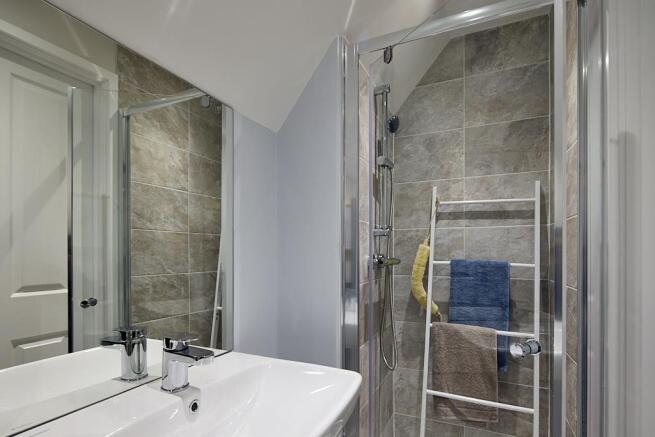 4 bed Detached to rent Image 4