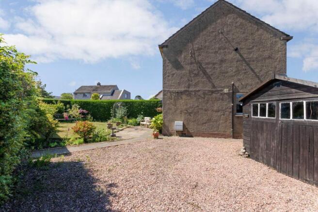 Front Garden & Drive
