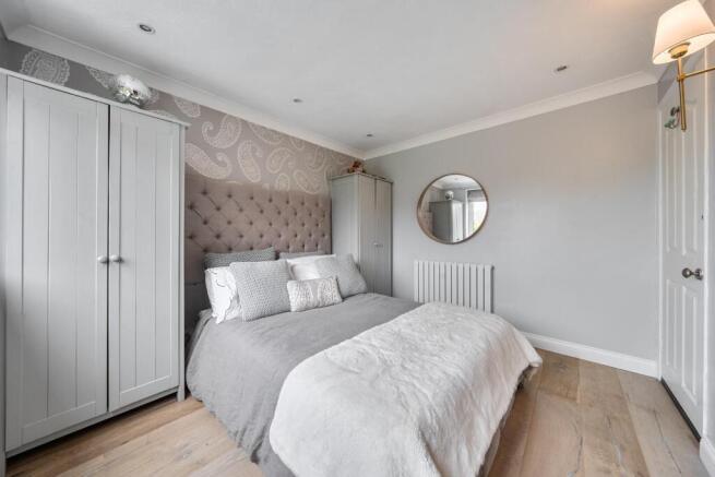 5 bed Detached for sale Image 12