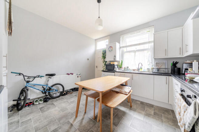 4 bed Terraced for sale Image 8