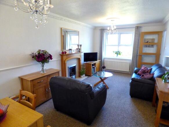 Lounge/Dining Room