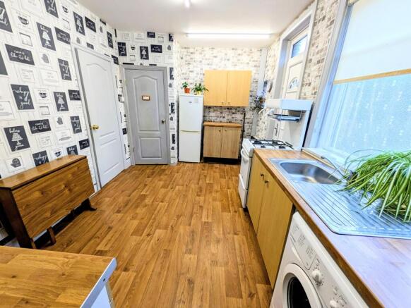 3 bed Terraced for sale Image 8
