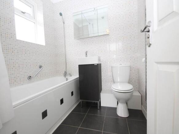 7 cedar drive bathro