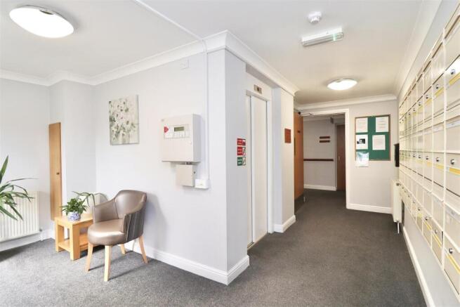 1 bed Flat for sale Image 11