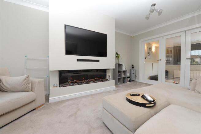 3 bed Semi-Detached for sale Image 5
