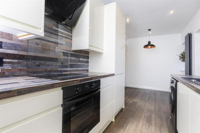 3 bed Terraced for sale Image 9