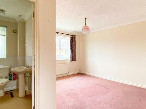Bedroom 1 & en-suite.jpg