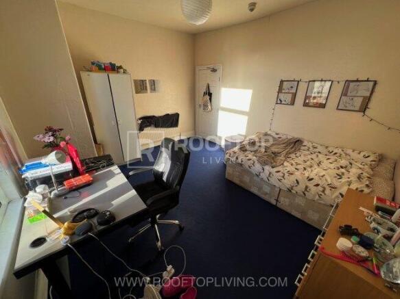 6 bed House Share to rent Image 12