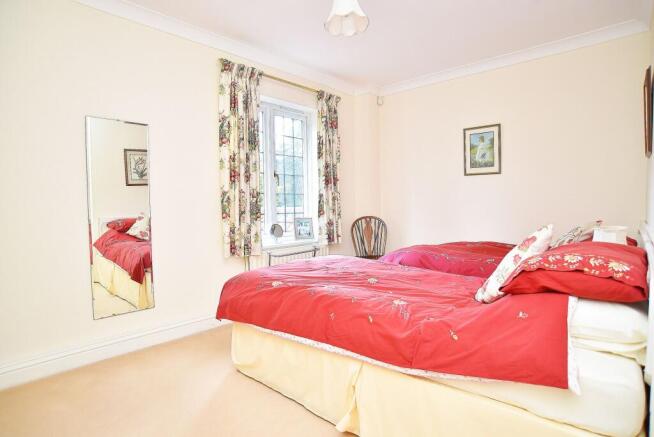 3 bed Flat for sale Image 8
