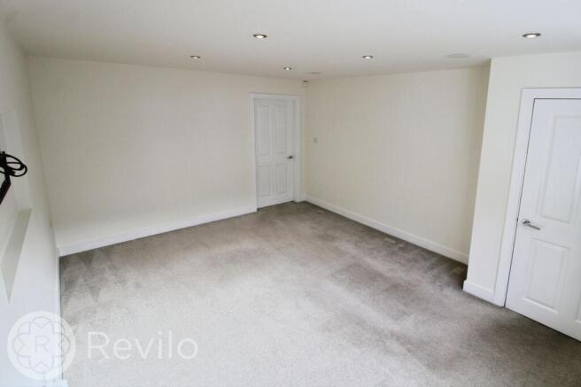 3 bed Town House to rent Image 6